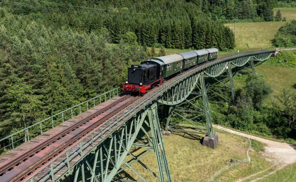 image-12491357-diesellok_v36_-_biesenbach-viadukt-d3d94.w640.jpg